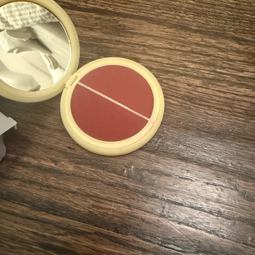 SIMIHAZE BEAUTY Solar Tint Cream Blush Duo
Color Red Moon - Picture 4 of 5